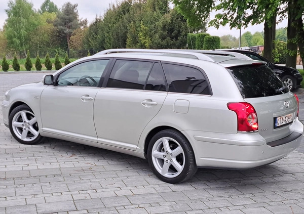 Toyota Avensis cena 21500 przebieg: 185746, rok produkcji 2009 z Tarnów małe 704